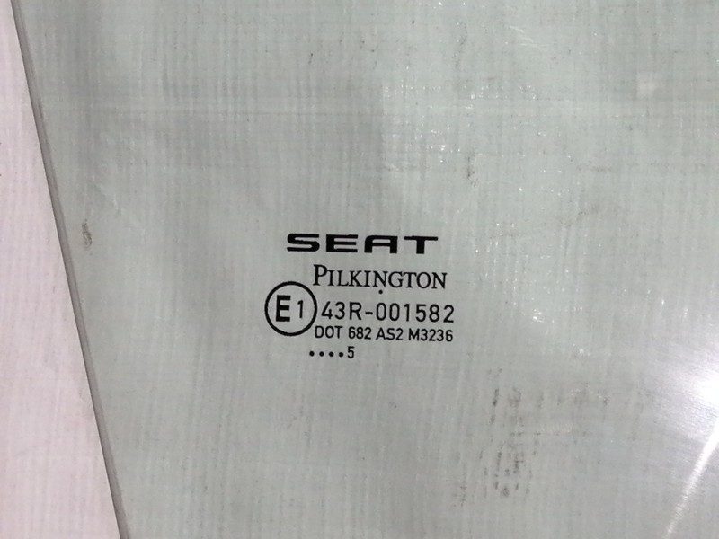 Recambio de luna delantera derecha para seat leon (1p1) reference referencia OEM IAM 43R001582 DOT682AS2M3236 