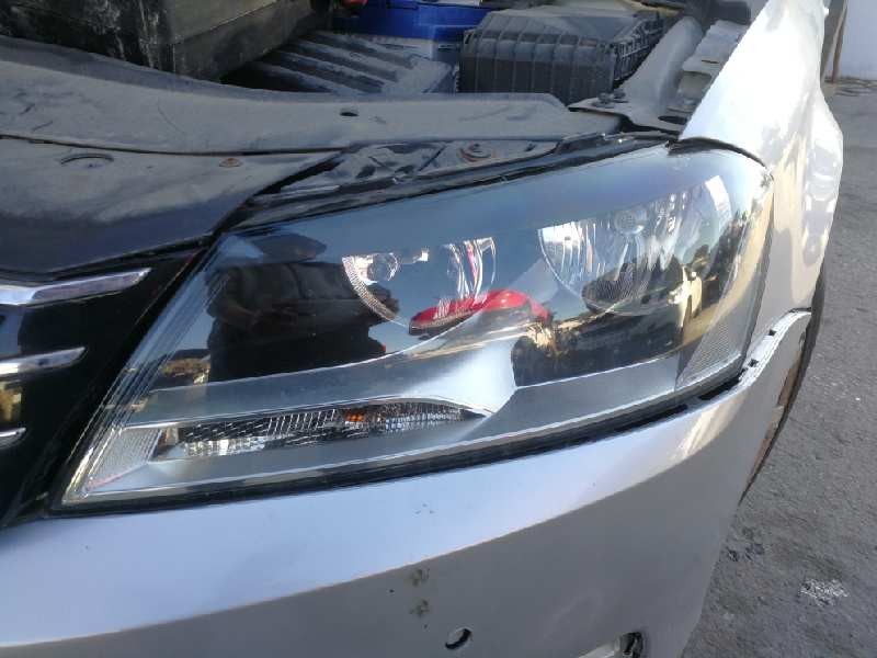 Recambio de faro izquierdo para volkswagen passat lim. (362) edition bluemotion referencia OEM IAM 3AC941005 20C518L 