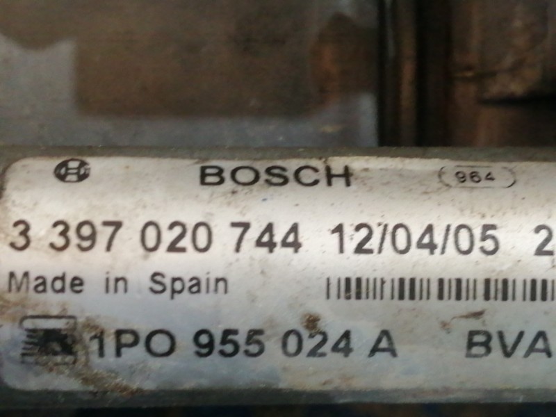 Recambio de motor limpia delantero para seat leon (1p1) reference referencia OEM IAM 1P0955024A 3397020744 