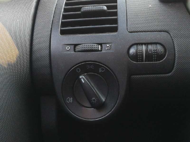 Recambio de mando luces para volkswagen polo berlina (6n2) trendline referencia OEM IAM 1C0941531  