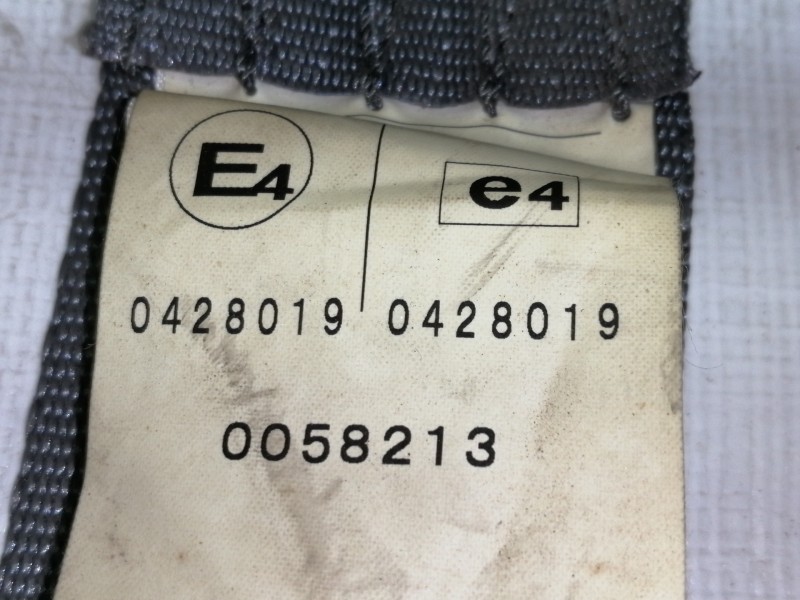 Recambio de cinturon seguridad trasero central para ford ranger (eq) extrakabine 4x4 referencia OEM IAM 0428019  