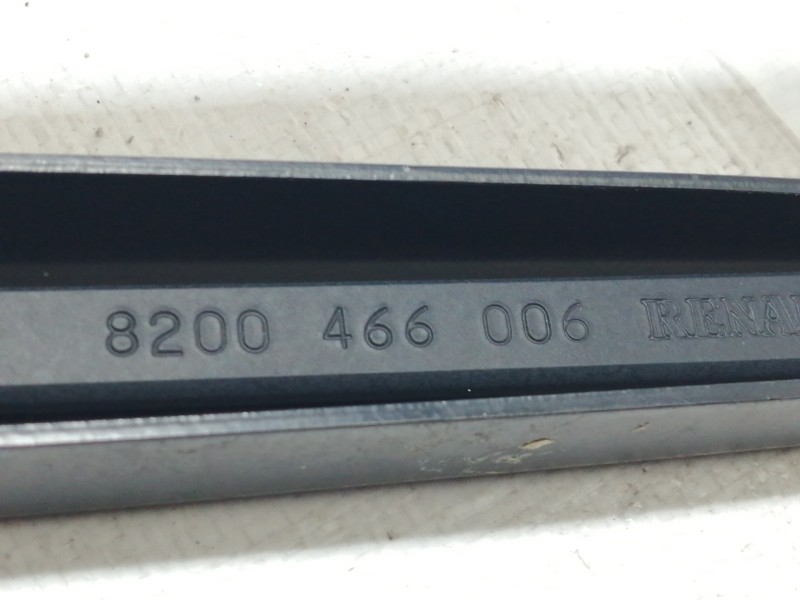 Recambio de brazo limpia delantero izquierdo para renault scenic ii authentique referencia OEM IAM 8200466006  