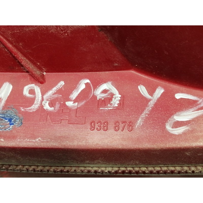 Recambio de piloto trasero derecho para ford cougar (mc) v6 referencia OEM IAM 938876  