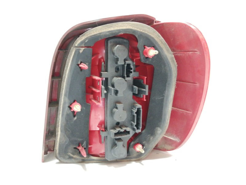 Recambio de piloto trasero izquierdo para volkswagen polo berlina (6n2) trendline referencia OEM IAM 6N0945257B  