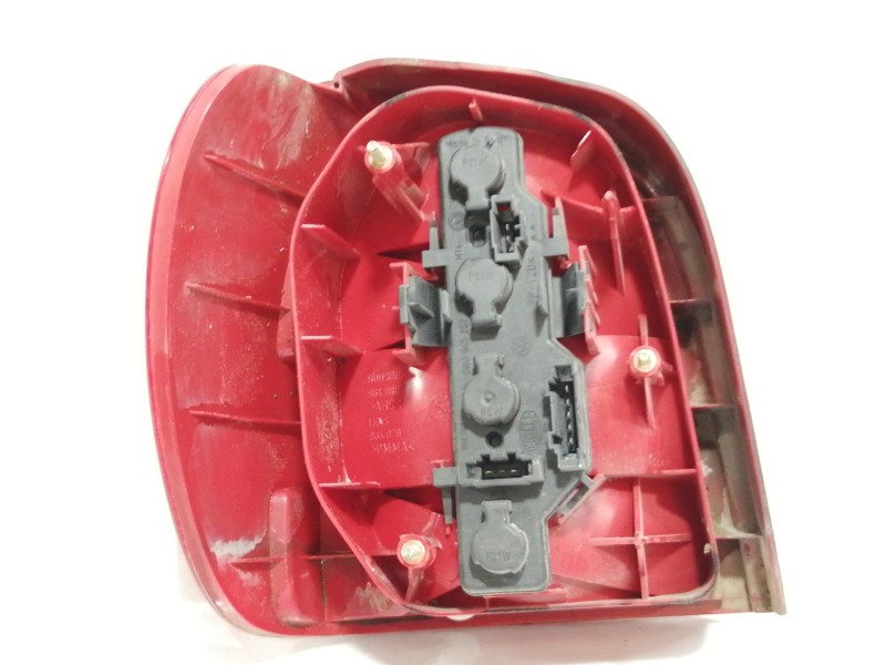 Recambio de piloto trasero derecho para volkswagen polo berlina (6n2) trendline referencia OEM IAM 6N0945257B  