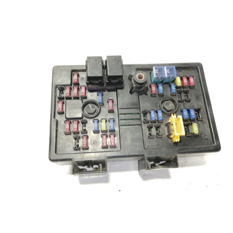 Recambio de caja reles / fusibles para chevrolet captiva 2.0 vcdi lt referencia OEM IAM 9682108282  