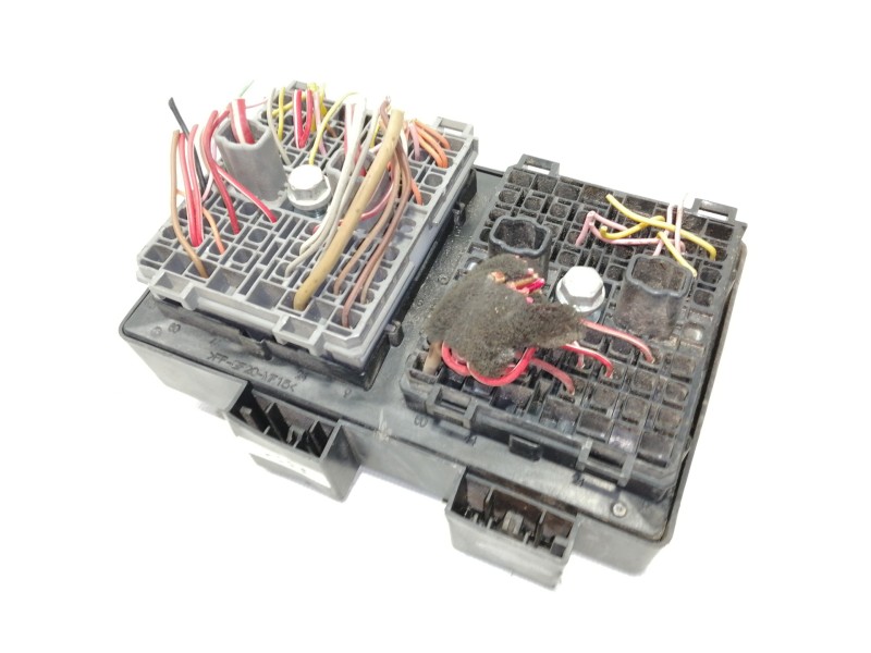 Recambio de caja reles / fusibles para chevrolet captiva 2.0 vcdi lt referencia OEM IAM 9682108282  