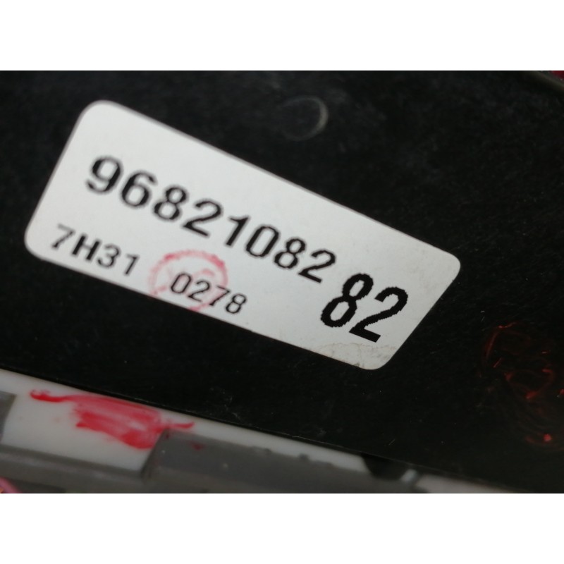 Recambio de caja reles / fusibles para chevrolet captiva 2.0 vcdi lt referencia OEM IAM 9682108282  