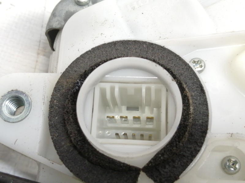 Recambio de cerradura puerta trasera derecha para honda cr-v (re) comfort referencia OEM IAM 72611  