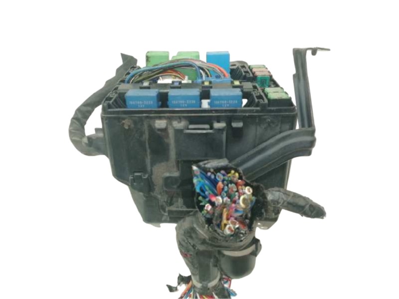 Recambio de caja reles / fusibles para suzuki grand vitara jb (jt) 1.9 ddis turbodiesel referencia OEM IAM   