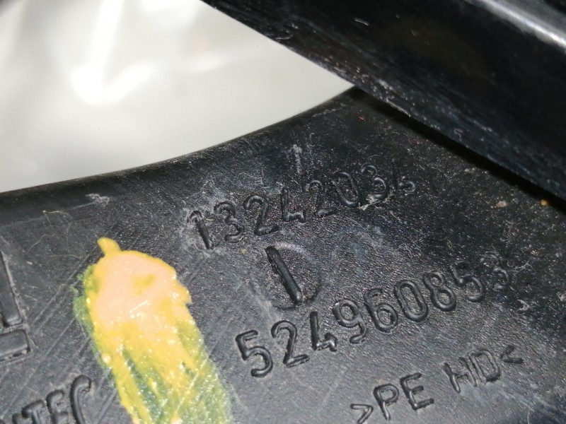 Recambio de apoyabrazos central para opel insignia sports tourer sport referencia OEM IAM 524960853  