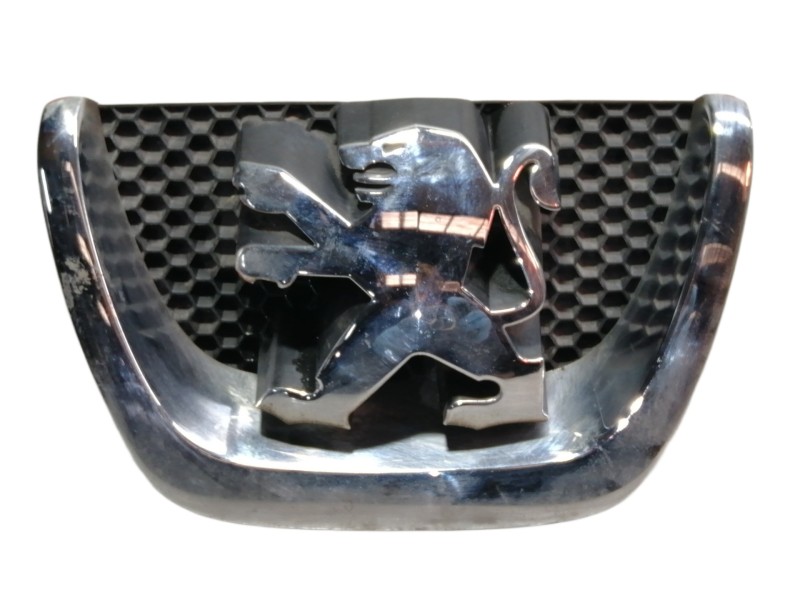 Recambio de rejilla delantera para peugeot 207 1.6 16v cat referencia OEM IAM   