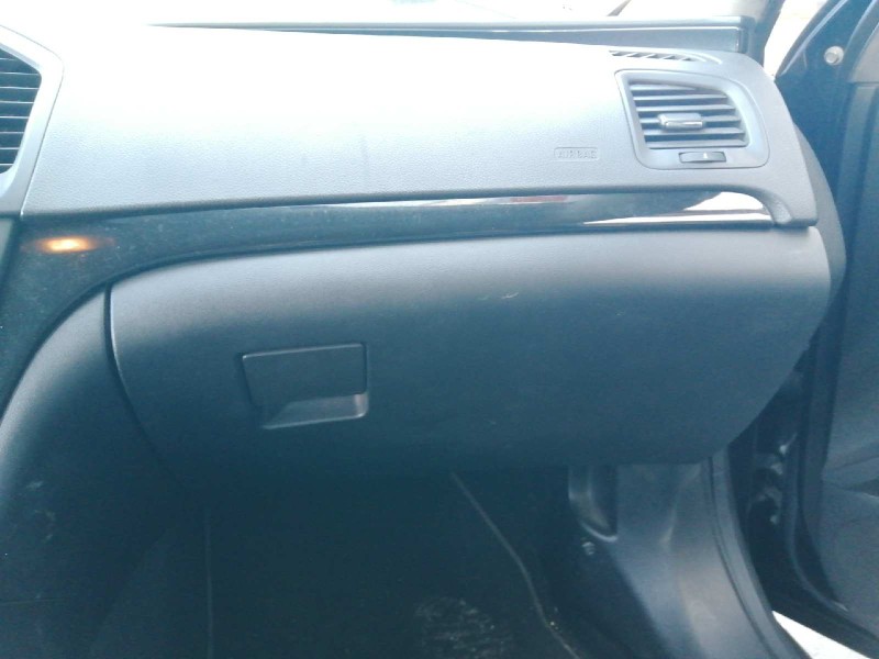 Recambio de guantera para opel insignia berlina cosmo referencia OEM IAM 13308554  