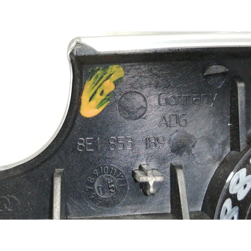 Recambio de moldura para audi a4 berlina (8e) 2.0 tdi 16v (103kw) referencia OEM IAM 8E1853189  
