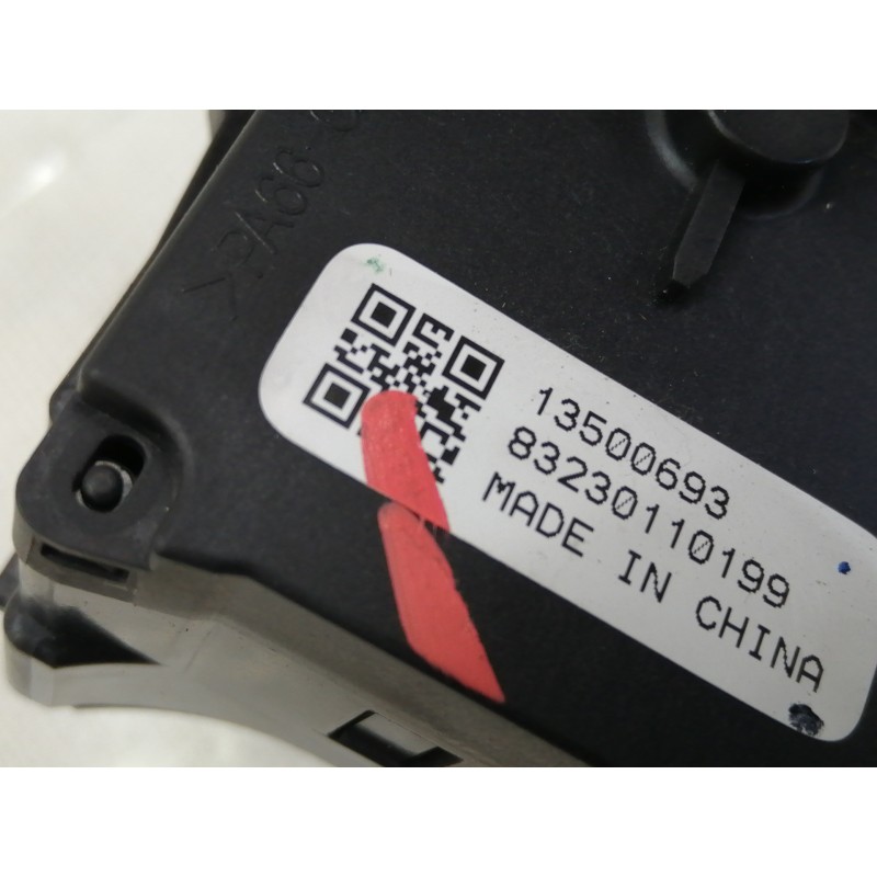 Recambio de mando limpia para opel insignia berlina cosmo referencia OEM IAM 13500693  