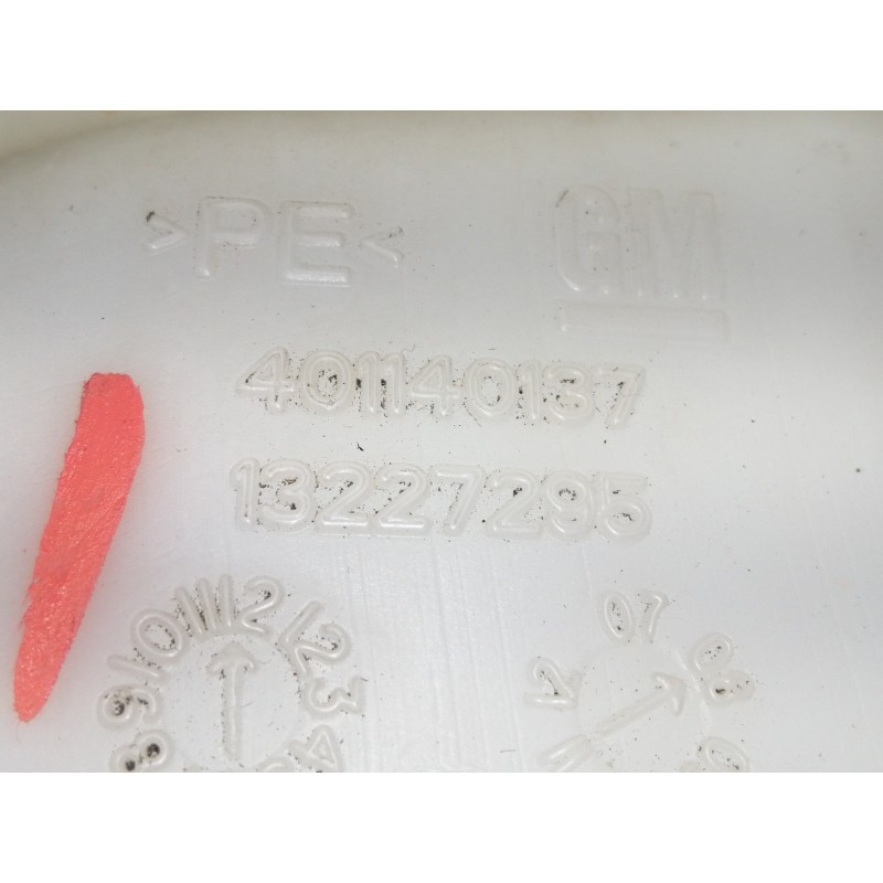 Recambio de deposito limpia para opel insignia berlina cosmo referencia OEM IAM 401140137  