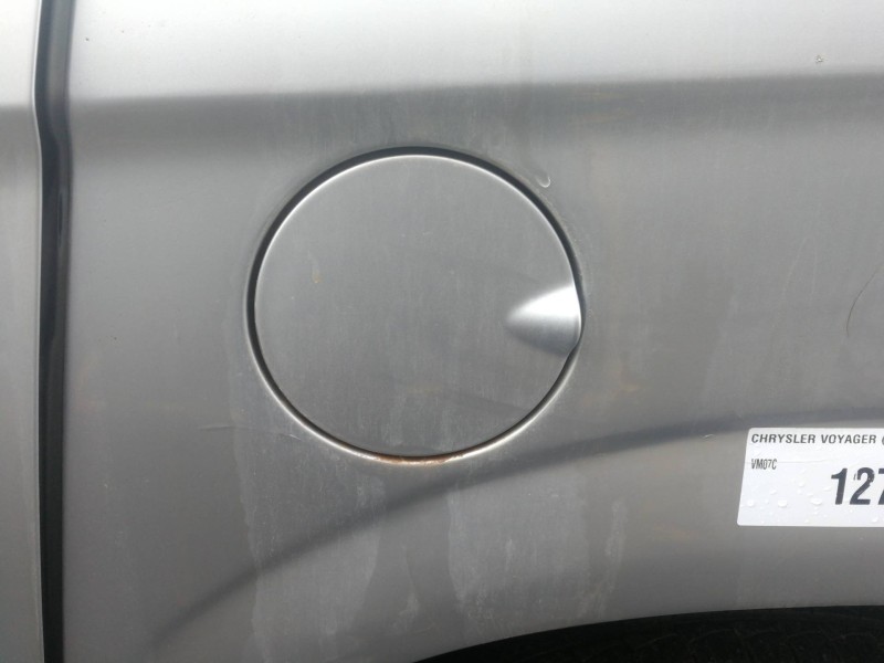 Recambio de tapa exterior combustible para chrysler voyager (rg) 2.5 crd se referencia OEM IAM 04860572AE  