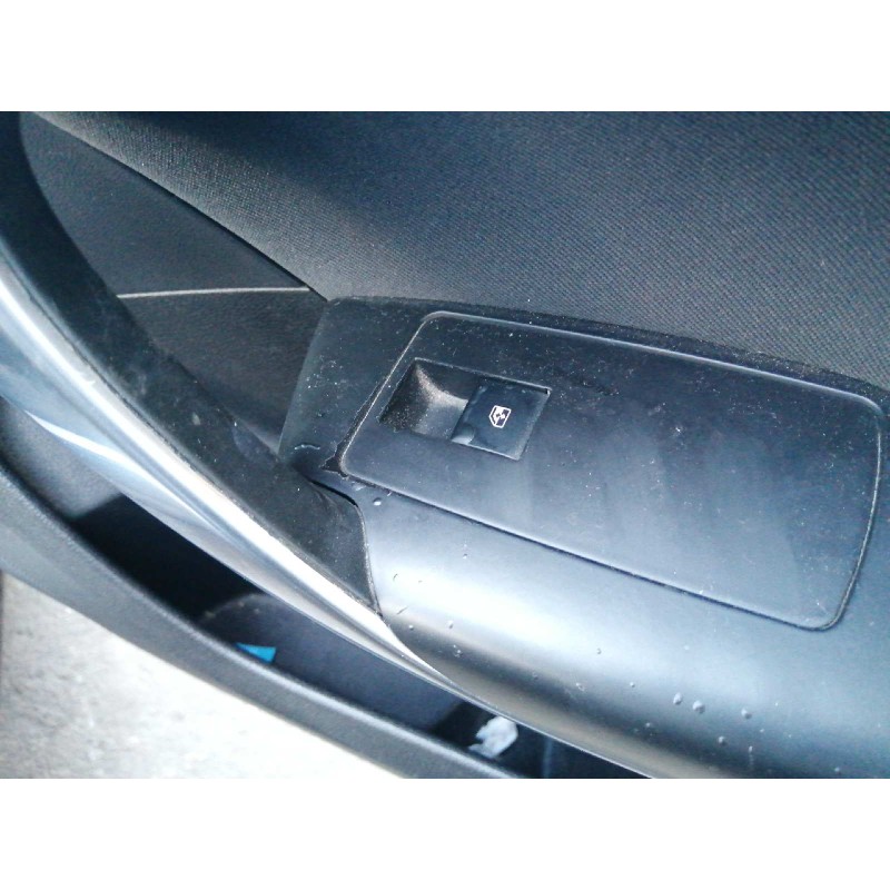 Recambio de mando elevalunas delantero derecho para opel insignia berlina cosmo referencia OEM IAM 13301886  