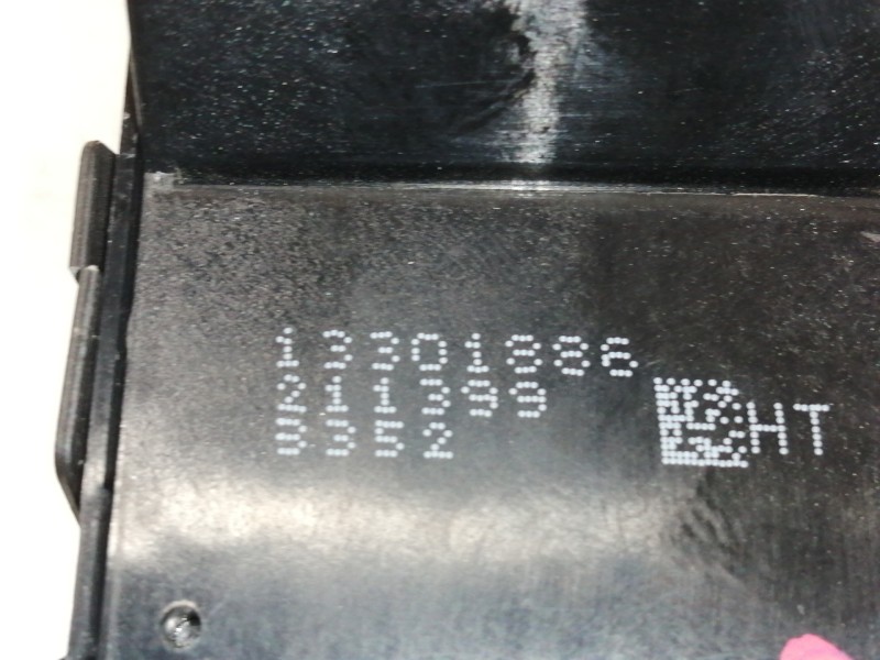 Recambio de mando elevalunas delantero derecho para opel insignia berlina cosmo referencia OEM IAM 13301886  