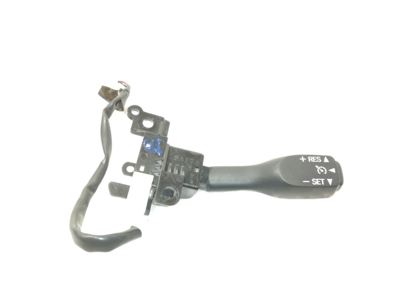 Recambio de mando volante para toyota auris active referencia OEM IAM 18A174  