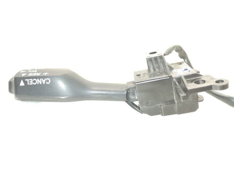 Recambio de mando volante para toyota auris active referencia OEM IAM 18A174  