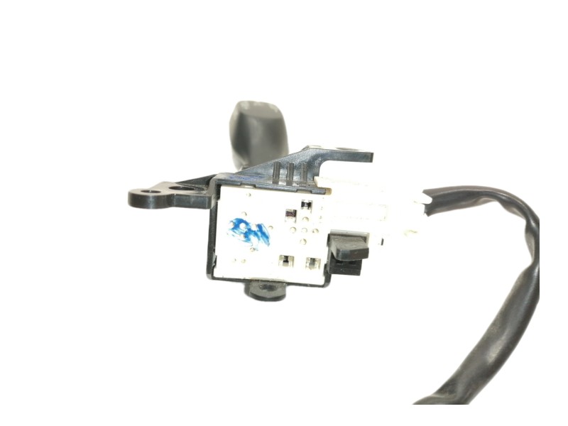 Recambio de mando volante para toyota auris active referencia OEM IAM 18A174  