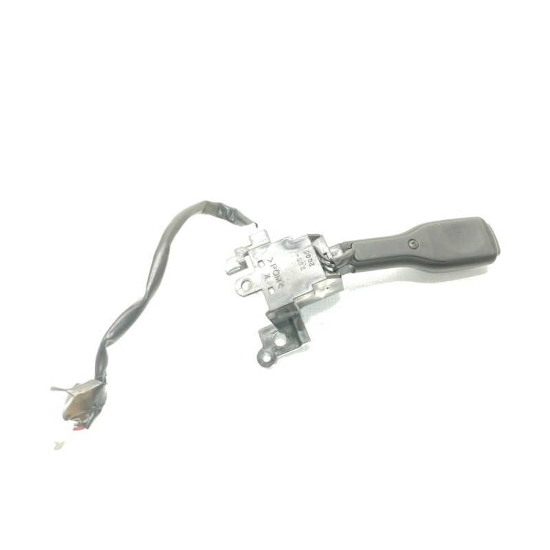 Recambio de mando volante para toyota auris active referencia OEM IAM 18A174  