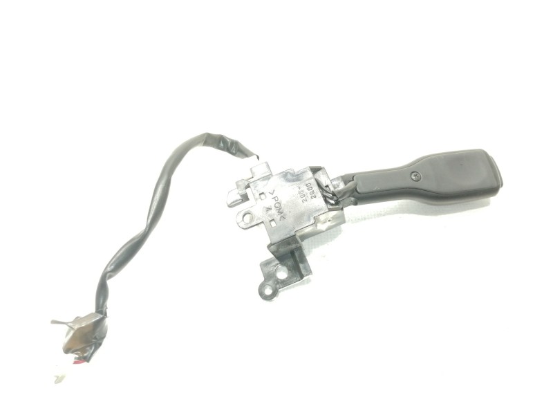 Recambio de mando volante para toyota auris active referencia OEM IAM 18A174  
