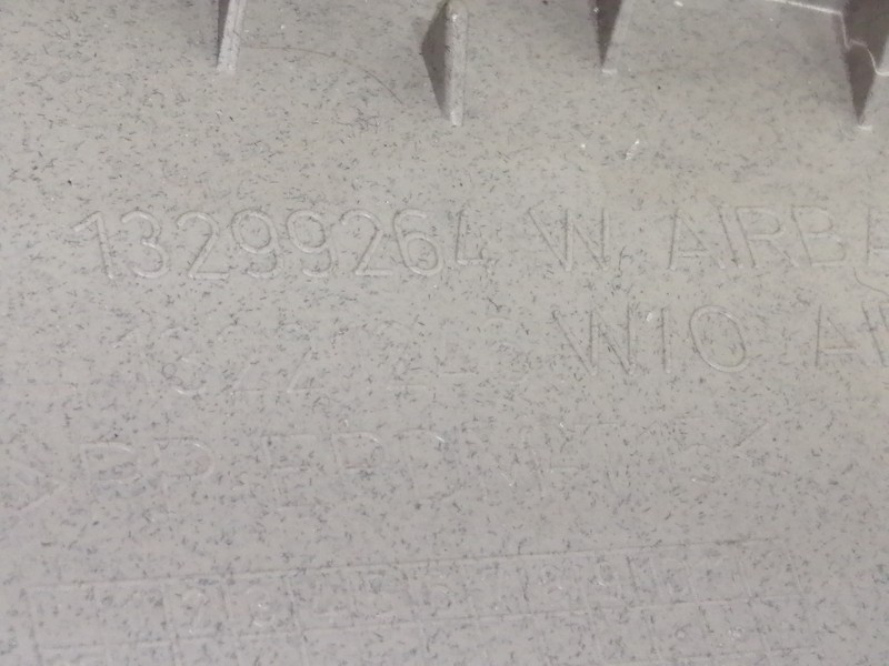 Recambio de moldura para opel insignia berlina cosmo referencia OEM IAM 13221255  