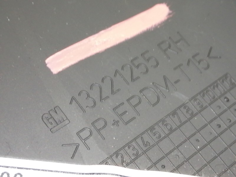 Recambio de moldura para opel insignia berlina cosmo referencia OEM IAM 13221255  