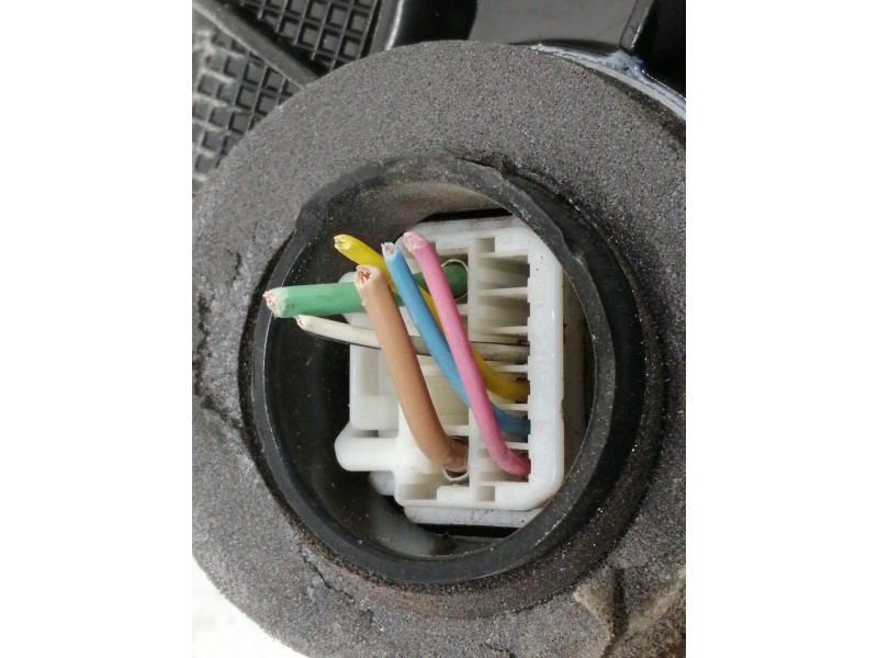 Recambio de cerradura puerta delantera izquierda para toyota auris active referencia OEM IAM A046693  