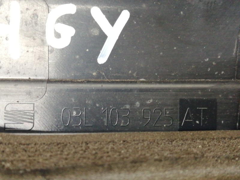 Recambio de tapa motor para volkswagen golf vi (5k1) rabbit bluemotion referencia OEM IAM 03L103925AT 03L103925AS / 03L103925BA 