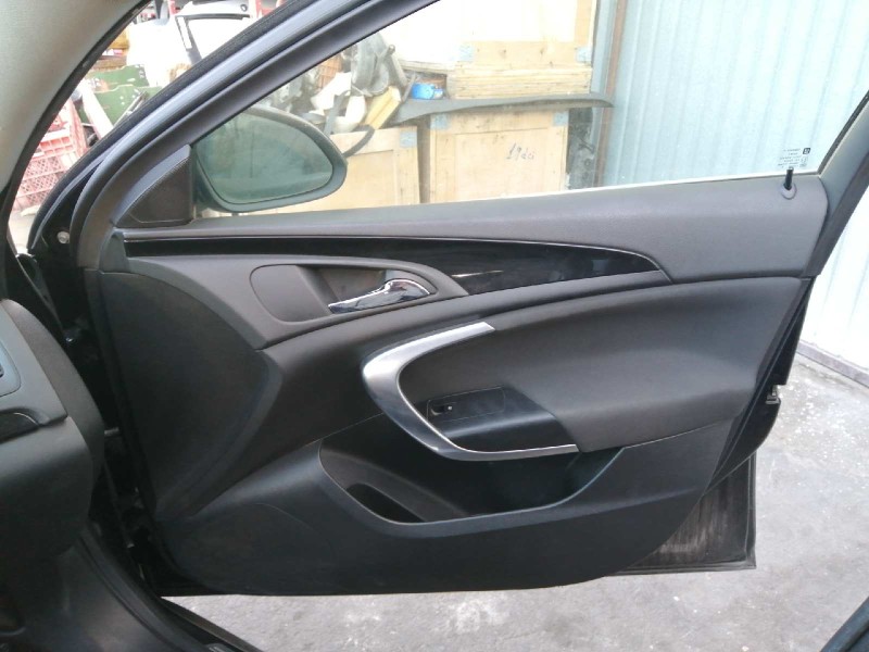 Recambio de guarnecido puerta delantera derecha para opel insignia berlina cosmo referencia OEM IAM 13277376  