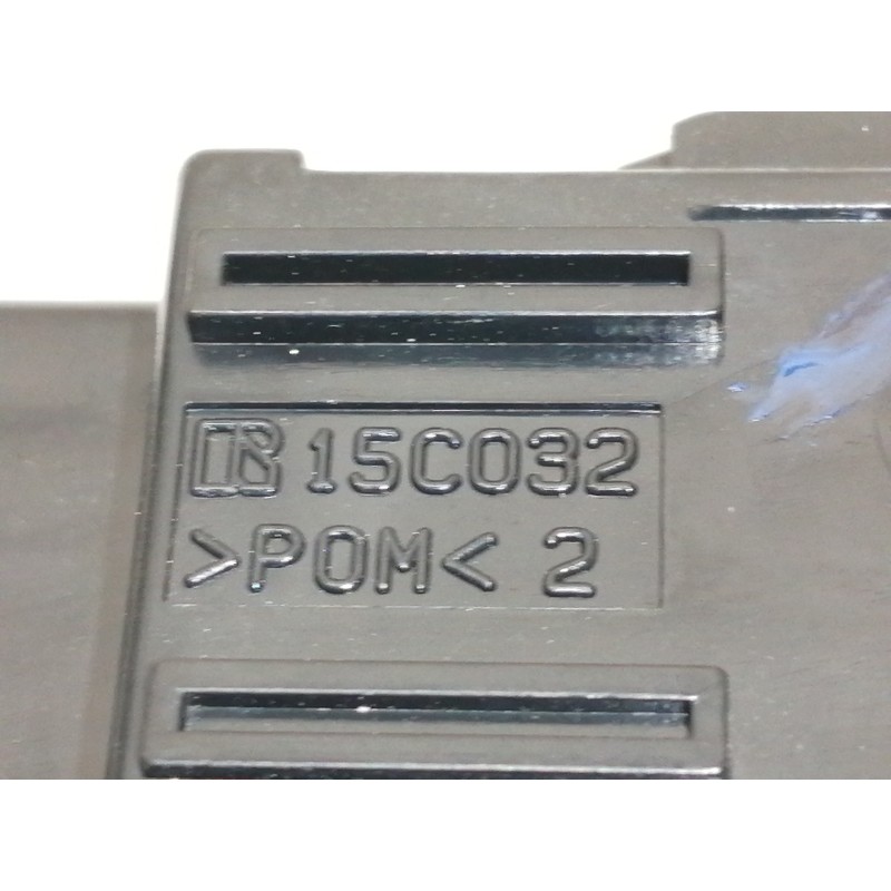Recambio de interruptor para toyota auris active referencia OEM IAM 15C032  