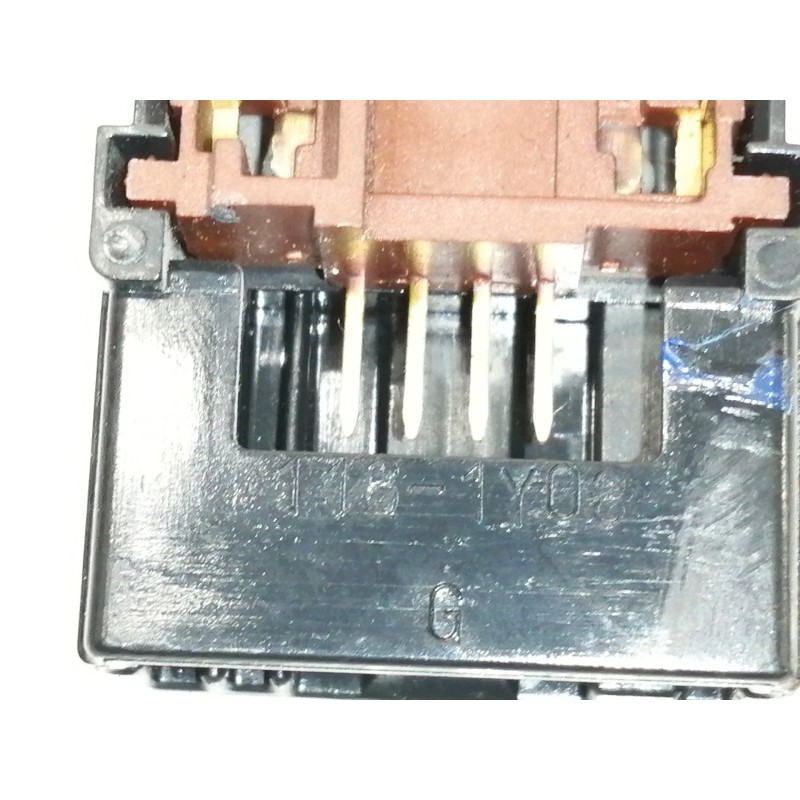 Recambio de interruptor para toyota auris active referencia OEM IAM 15C032  