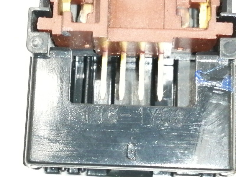 Recambio de interruptor para toyota auris active referencia OEM IAM 15C032  