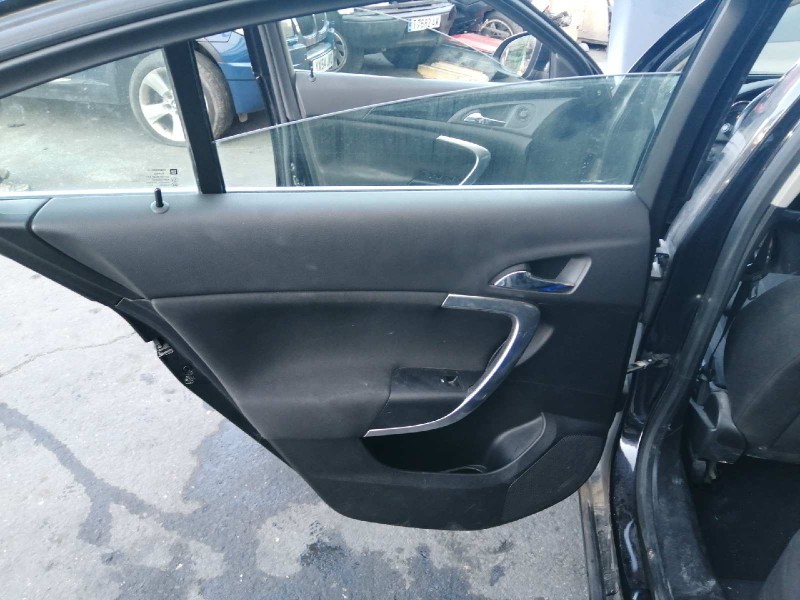 Recambio de guarnecido puerta trasera izquierda para opel insignia berlina cosmo referencia OEM IAM 13277373  