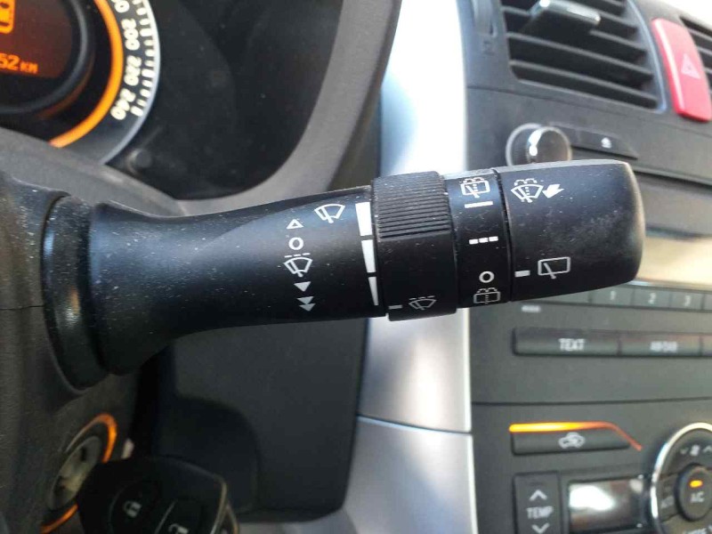 Recambio de mando limpia para toyota auris active referencia OEM IAM 17F003  