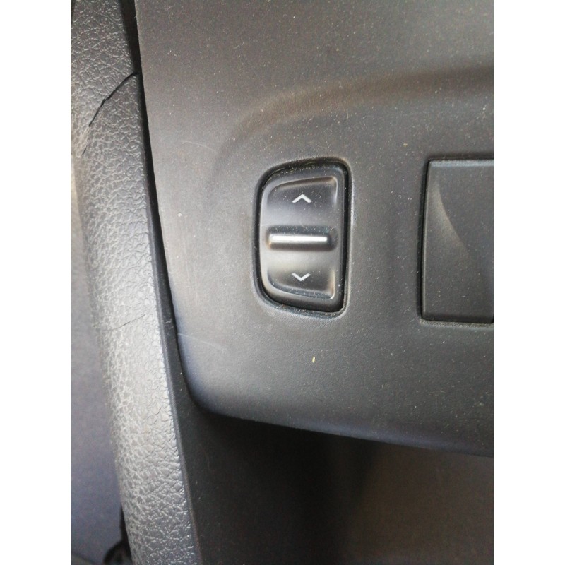 Recambio de mando elevalunas delantero izquierdo para dacia sandero ambiance referencia OEM IAM 254214937R  