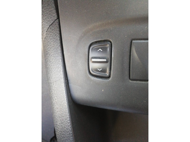 Recambio de mando elevalunas delantero izquierdo para dacia sandero ambiance referencia OEM IAM 254214937R  