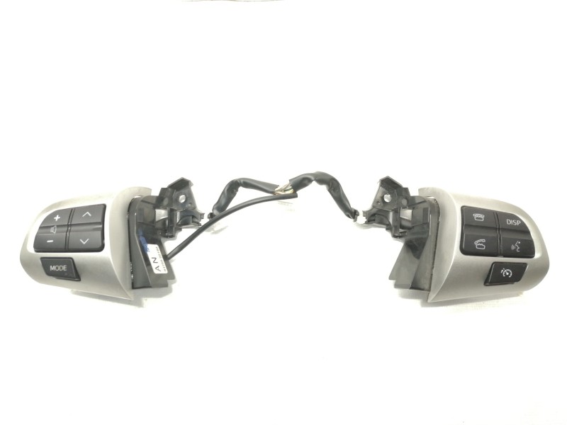 Recambio de mando volante para toyota auris active referencia OEM IAM 8425002160  