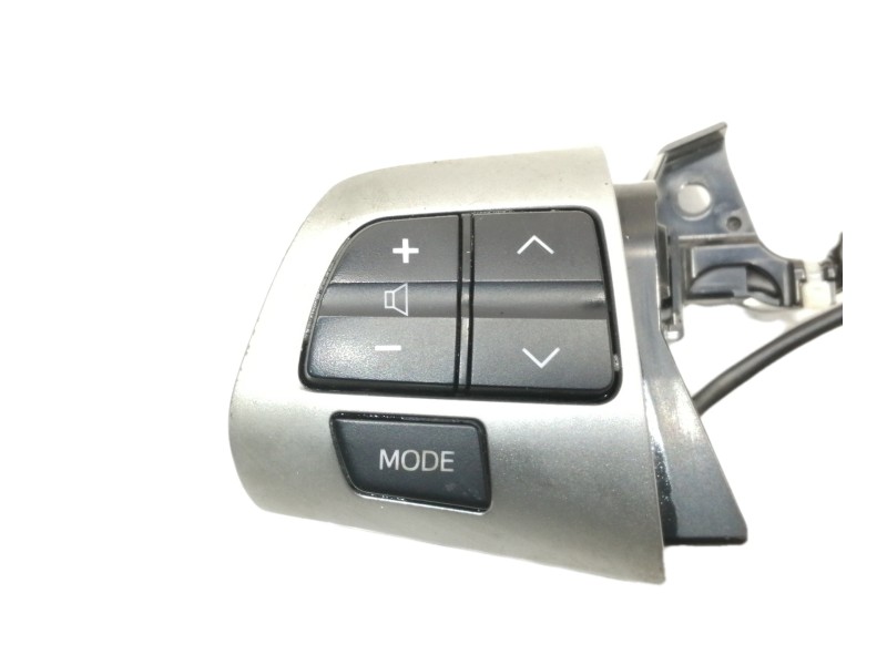 Recambio de mando volante para toyota auris active referencia OEM IAM 8425002160  