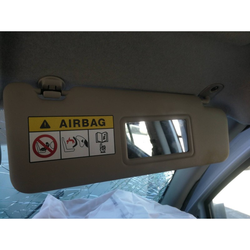 Recambio de parasol derecho para dacia sandero ambiance referencia OEM IAM 964006446R  