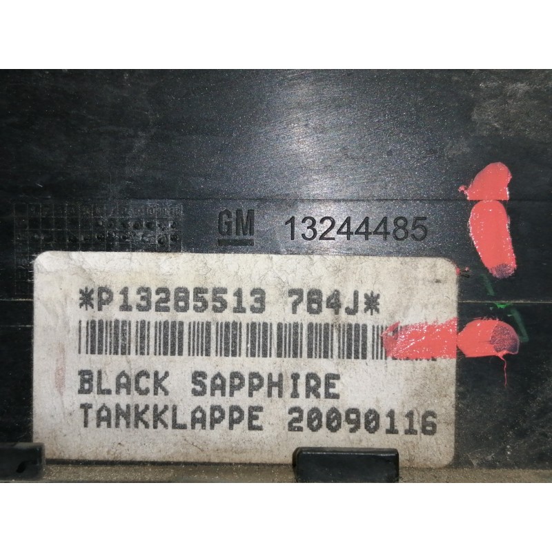 Recambio de tapa exterior combustible para opel insignia berlina cosmo referencia OEM IAM 13267340  