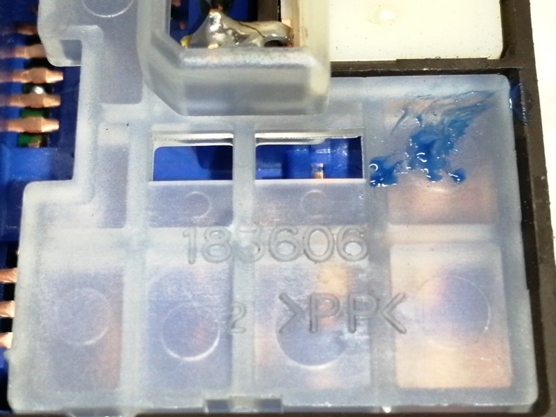 Recambio de mando retrovisor para toyota auris active referencia OEM IAM 183639  