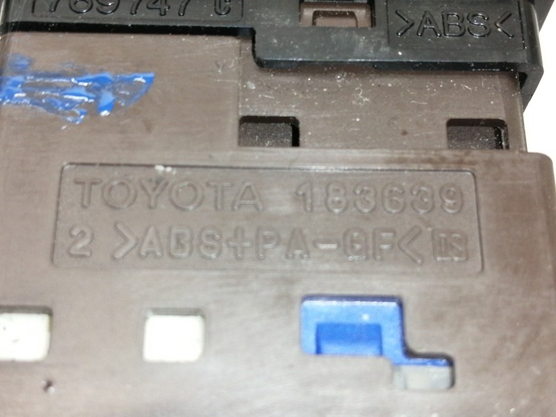 Recambio de mando retrovisor para toyota auris active referencia OEM IAM 183639  