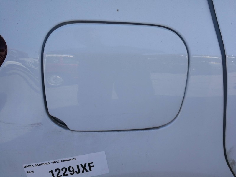 Recambio de tapa exterior combustible para dacia sandero ambiance referencia OEM IAM   