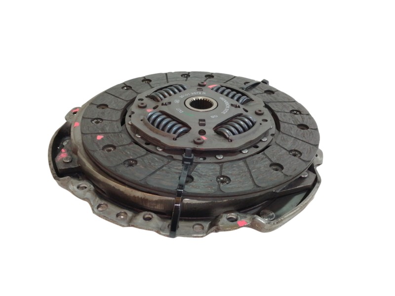 Recambio de kit embrague para dacia sandero ambiance referencia OEM IAM 301012572R  