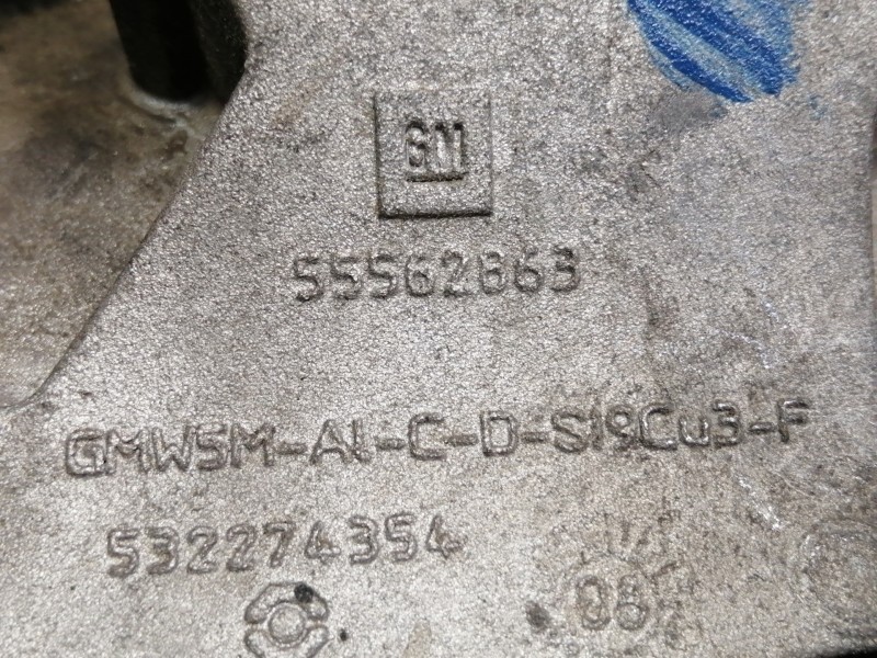 Recambio de soporte para opel insignia berlina cosmo referencia OEM IAM 55562863  