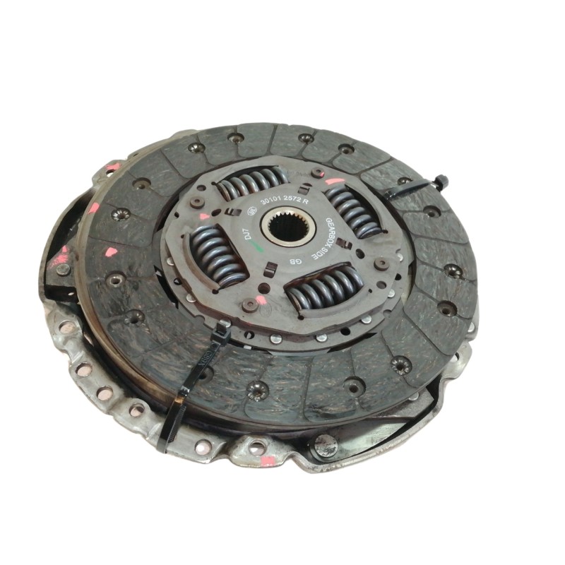 Recambio de kit embrague para dacia sandero ambiance referencia OEM IAM 301012572R  